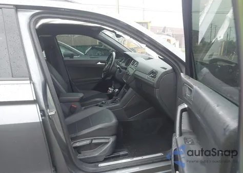 2020 Volkswagen Tiguan 2.0T Se/2.0T Se R-Line Black/2.0T Sel z USA, uszkodzony, nr VIN 3VV2B7AX4LM165513